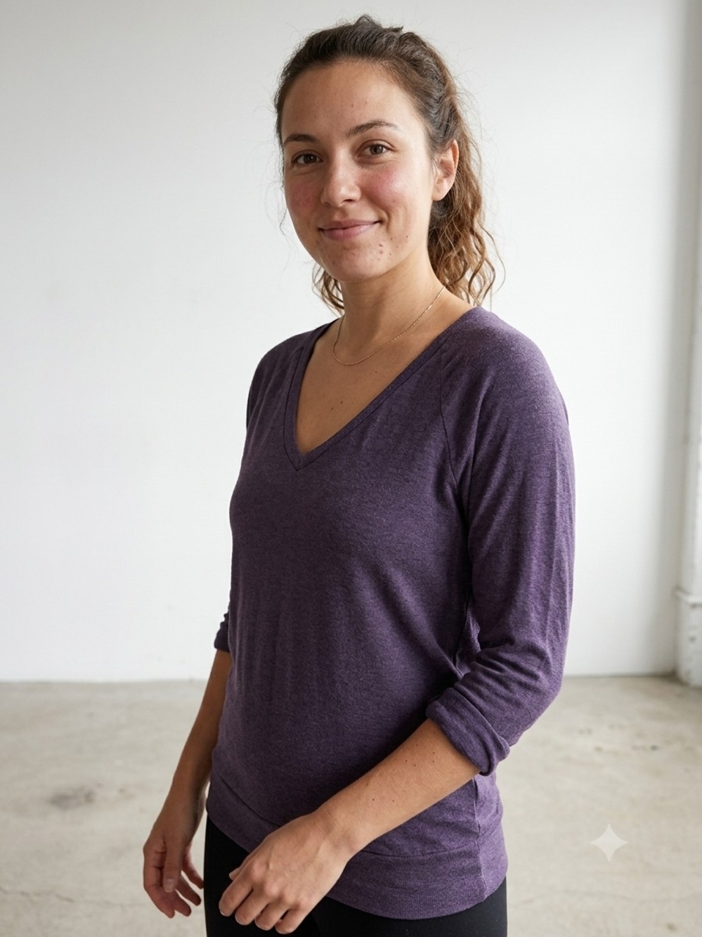 TNA Women's V-Neck Long Cuffed Sleeve Top Streetwear Casual Soft Grunge